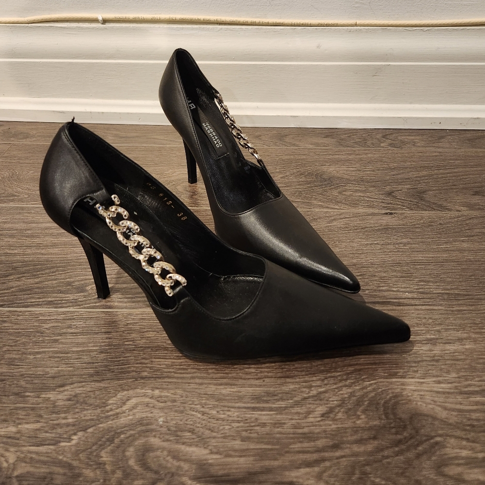 Elegant Black Heels with Silver and Rhinestone Chain Detail - Picture 3 of 7
